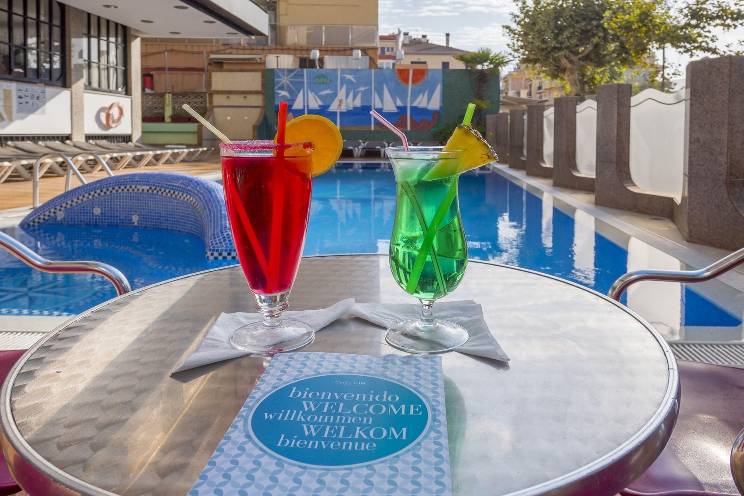 Checkin Garbi Otel Calella Dış mekan fotoğraf
