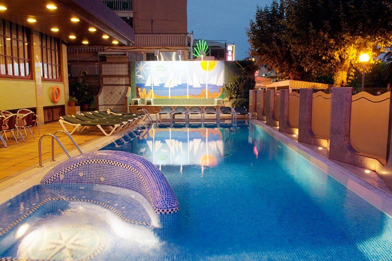 Checkin Garbi Otel Calella Dış mekan fotoğraf